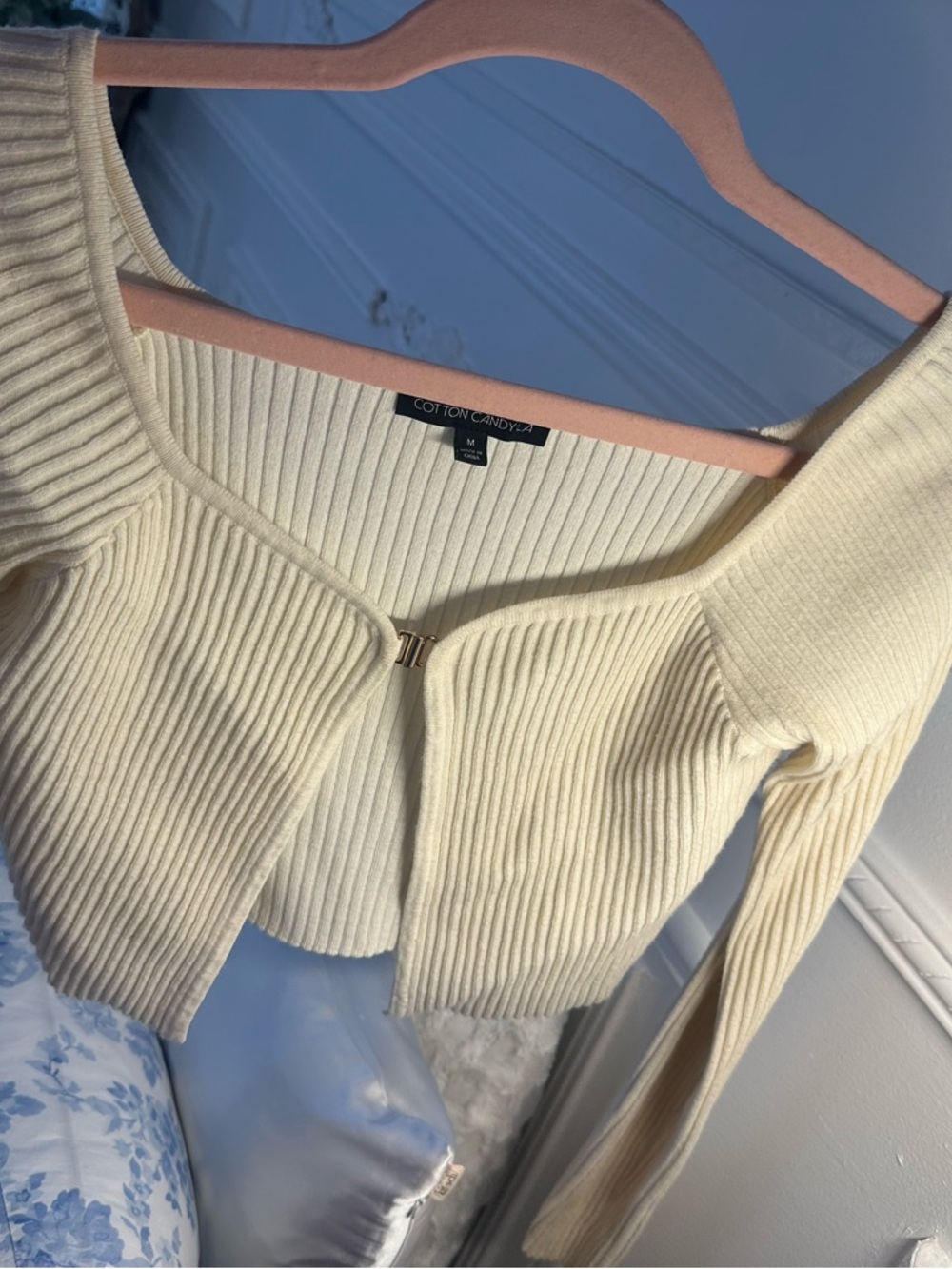 Cotton Candy Cream Ribbed Front-Clasp Cropped Cardigan